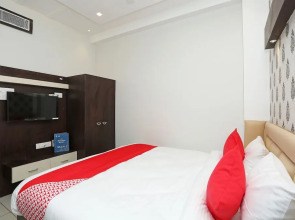Capital O 26711 Mukesh Palace