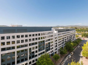 Meriton Suites Canberra