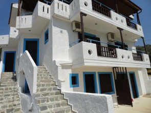 Santa Maria Studios & Apartments