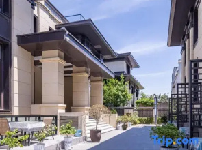 Floral Hotel · Sea Moon Villa hotel (Weihai Sea Park Branch)