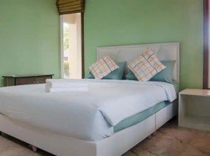 7 Bedroom Pool Villa in Kathu SV1
