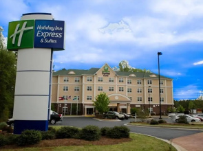Holiday Inn Express & Suites LaGrange