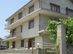 Krimski Guest House And Bungalows