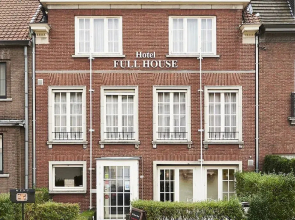 Full House Hotel
