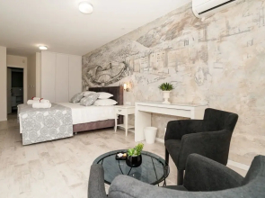 Luxury Beachfront Villa Sea Queen