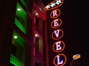 Hotel Revels Plum