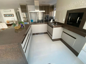 LINDO APARTAMENTO com 3 SUITES FINAMENTE MOBILIADO !