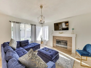 Lake Elsinore Home w/ Pool - 44 Mi to Disneyland!