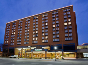 DoubleTree by Hilton Lansing