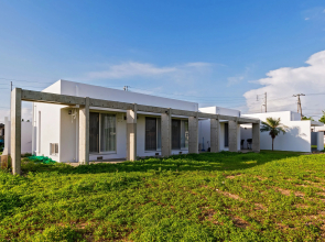 Leo Resort