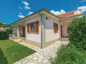 Stunning Home in Kastelir With Wifi and 2 Bedrooms
