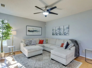 North Charleston Home Near Shopping & Dining!