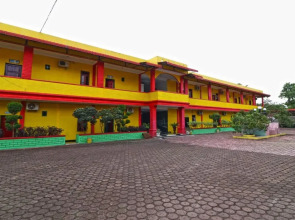 Hotel Rembulan & Karaoke