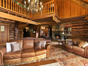 Eagles Nest Luxury Mountain Retreat