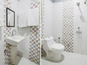 OYO 14850 Jhirna homes