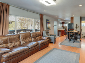Hike, Bike & Ski! Cozy Anchorage Townhome
