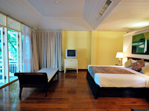 Baan Bayan Beachfront Hotel