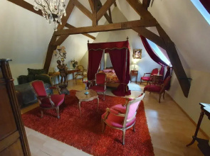 Le Domaine Du Château Blanc à 10 minutes de Pairi Daiza