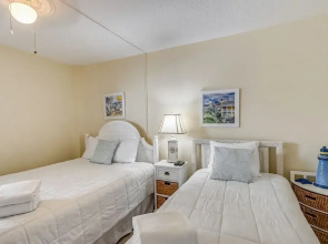 Inlet Reef 602 2 Bedroom Condo by RedAwning