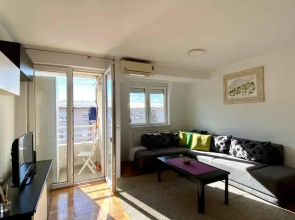 Matea's Appartment 0.8km to center private parking