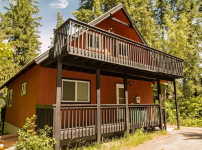 Otter Chalet on Fish Lake Cabin Rental