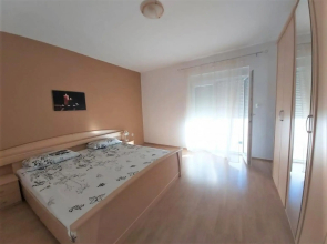 Dani - Free Parking - A1