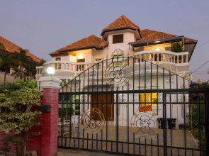 Ratana Villa - Pattaya Holiday House Walking Street 7 Bedrooms
