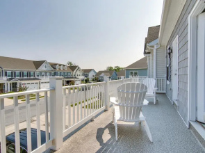 3 Mi to Bethany Beach: Townhome w/ Fire Pit