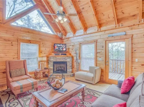 Dream Catcher II 1 Bedroom Home with Hot Tub