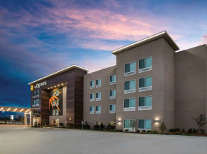 La Quinta Inn & Suites by Wyndham Owasso