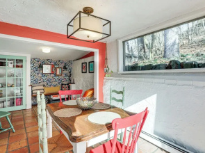 Lambertville Retreat - Walk to Shopping & Dining!