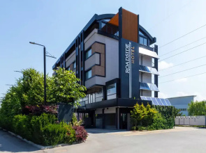 Roadside Hotel