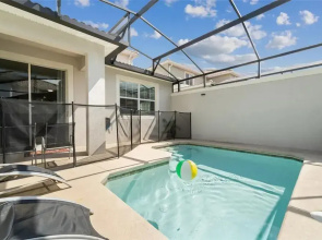Vibrant 5Bd w Private Pool Waterpark at Storey Lake 4811m