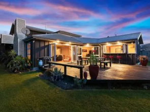 Zodiac Bay Lake Retreat