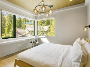 9401 - Silver Aspen - Five Bedroom Luxury Townhome 5 Home