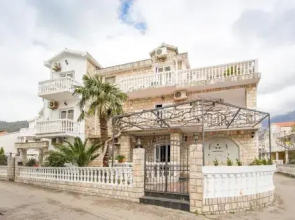 Apartments & Rooms Nikolic