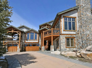 Oakwood Lodge
