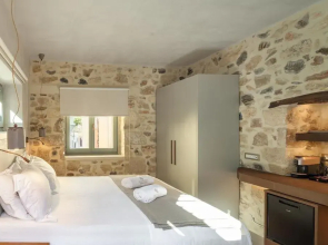 Inotropes Boutique Suites