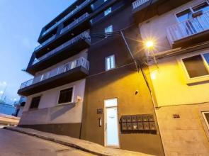 Luxury Apartment in Gzira Close to Sliema 3 BR Apartment Sleep 8