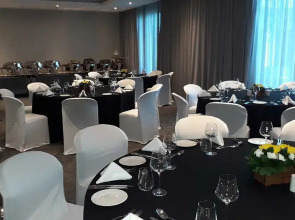 The Capital 15 on Orange Hotel & Spa