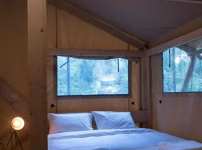 Pi on Incredible Lodge in the Forest With Private Jacuzzi