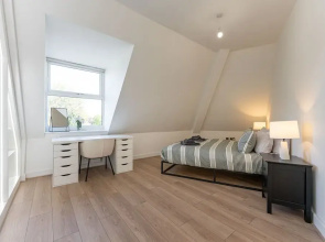 Contemporary 2 Bed Apartment Solihull NEC