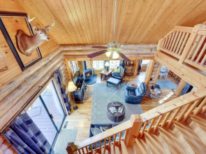 Blue Ridge Log Cabin w/ Hot Tub & Game Room!