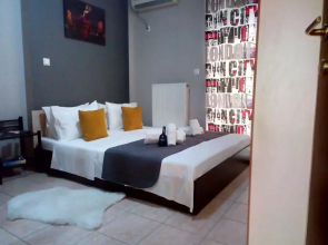 Bright Apartment 40 sqm Port of Piraeus OLP