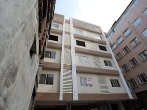 OYO 10064 Home Bright 3BHK Gulabh Bagh