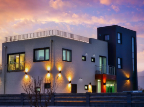 Sokcho Lasso Pool Villa Pension