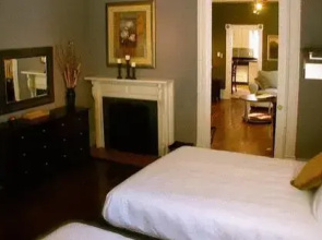 Savannah Dream Vacations - 1006 Drayton Street