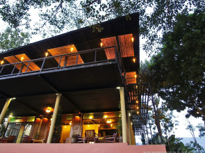 Boutique Raft Resort
