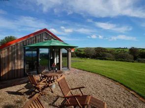 Holiday Home Cae Cwpwl