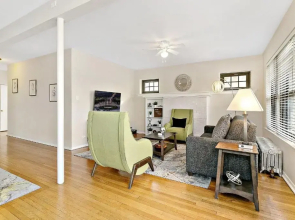 Lit & Trendy 1-Bedroom Apt in the Iconic Hyde Park